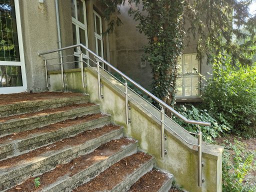 Edelstahlhandlauf für Portaltreppe