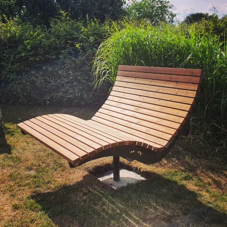 drehbare Gartenliege aus Stahl