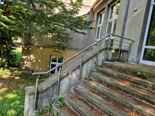 Edelstahlhandlauf für Portaltreppe